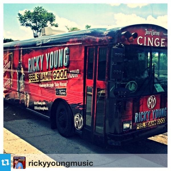bigvisual_group's tweet photo. Sweet new ride! #tourbuswrap #wedothathere #signandprintpartner #repost @RickyYoungMusic http://t.co/rrOGBzOpAu