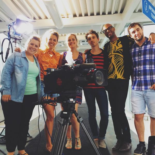 On est prêts! En onde dans 4 minutes à la télé de <a href="/iciradiocanada/">Radio-Canada</a> pour l'émission @EnSupp ! Manquez pas ça!