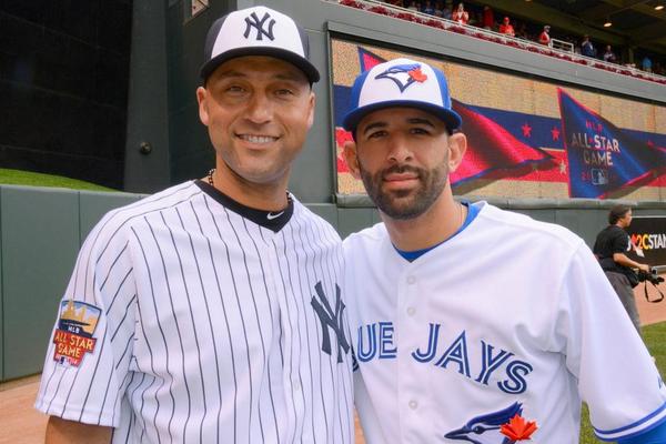 Derek Jeter is very popular among his fellow All-Stars. #ASG