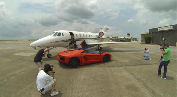 HoustonPortrait's tweet image. #amazing #photoshoot today @starbasejet w/ @carminazamorano #luxciormag #Lamborghini @Garymaltz @AlexandersFPD
