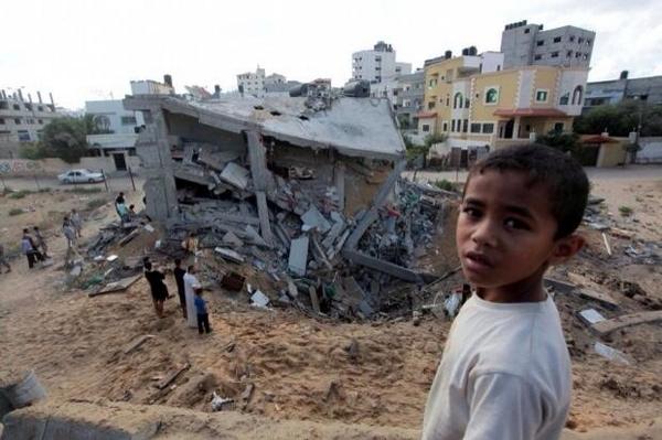 Slmt pagi - pagi yg penuh serangan udara, pagi penuh bom, pagi penuh kesakitan n derita!   #GazaUnderAttack <a href="/Mogaza/">On the Pleasures of Living in Gaza 📕</a>