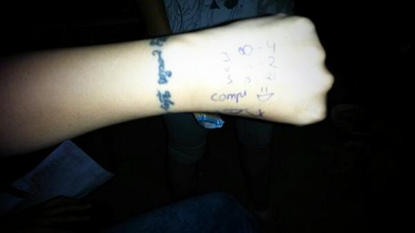 jesuluna12's tweet photo. "@emejotavg: Ya tenemos nuestro horario @crisfirestorm @jesuluna12 0 #compis http://t.co/x7IbLucnoN"