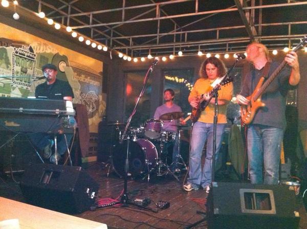 rjdrumz's tweet photo. Ryan Jessie http://t.co/IMXe48UlPe