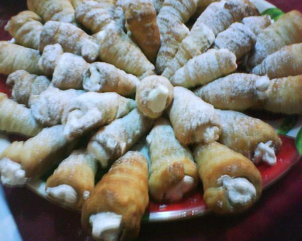 chocandpepper's tweet photo. #CONITOS_RELLENOS_DE_CREMA_PASTELERA_CREMA_DE_LECHE http://t.co/J4xxOfw5u0