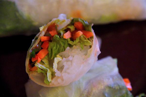 MySisterCanCook's tweet photo. Dinner #6 Thai Summer Rolls-Cabbage,Carrot,Mint,Basil&amp;Cilantro w sweet Thai Chili Peanut Sauce. #refreshing #summer http://t.co/9b9t2P5HE9