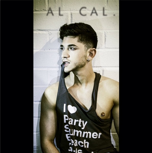 AlCalderonBR's tweet photo. 2. Photoshoot do Al Cal para o lançamento do cover de 'Am I Wrong' #VerifyAlCal http://t.co/E2SJEA5yuu