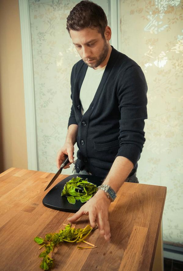 jnlcinemafunk's tweet photo. Nothing like fresh basil, people.
#CookLikeAChamp #ImpressYourLady http://t.co/xz6qHUrP4l
