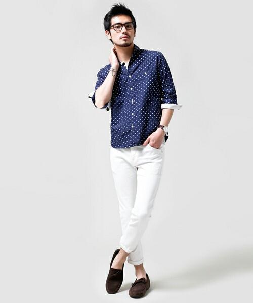 美人が振り向くメンズファッション ナノユニバースのドットシャツを使ったコーディネート ネイビーシャツ 白パンツという夏の爽やかさを追求したかのようなスタイル 手首と足首をロールアップして こなれ感 を出しているのもポイント Http T Co Deoqh6da1r 美人が振り向くメンズファッション ナノユニバースのドットシャツを使ったコーディネート ネイビーシャツ 白パンツという夏の爽やかさを追求したかのようなスタイル 手首と足首をロールアップして こなれ感 を出しているのもポイント Http T Co Deoqh6da1r