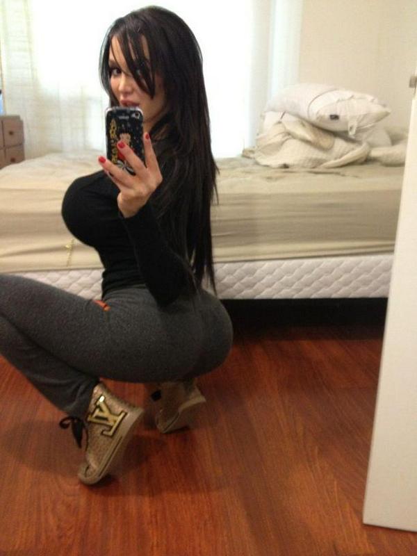ami_andersen's tweet photo. Alguuen q venga a dormir conmigo?? http://t.co/Jr7NS0Ng21