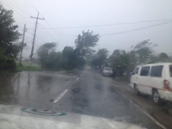 PHOTO: Balanga, Bataan now experiencing strong winds, heavy rains | via <a href="/jeffcanoy/">Jeff Canoy</a> #GlendaPH