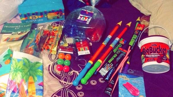 channelleee's tweet image. Margaritas 
Beer pong balls 
Gummy bears 
Shot cups 
You know what that means 😏👏
#notevenhalf #bday ready 🎉