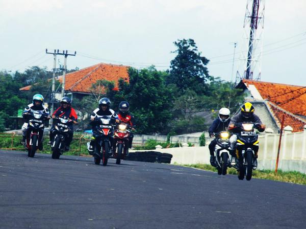 MFikri_McR's tweet photo. seru2an di GMS bareng @Jumpers_BDG http://t.co/aGXZtURyfd