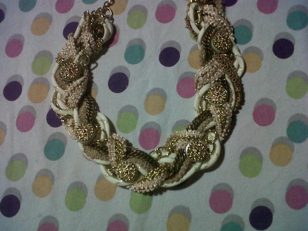 BaridonJuana's tweet photo. Jajajja asi nomas el collar q me mande minutos antes de irme a dormirrr http://t.co/0k9PSn1q7T