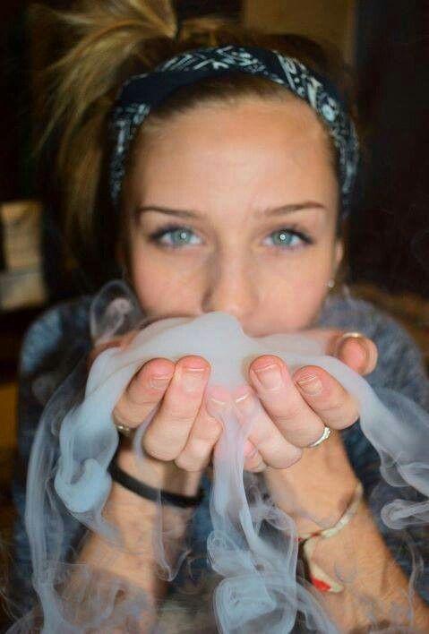 Handfuls of #vape and #beautiful beautiful Eyes 
#girlswhovape #vaping #vapelife #vapingcommunity <a href="/vapinglikecrazy/">Vaping Like Crazy</a>