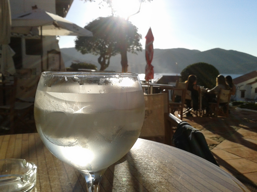 ginnesia's tweet image. De veranito con nuestra @ginnesia #relax #gintonic