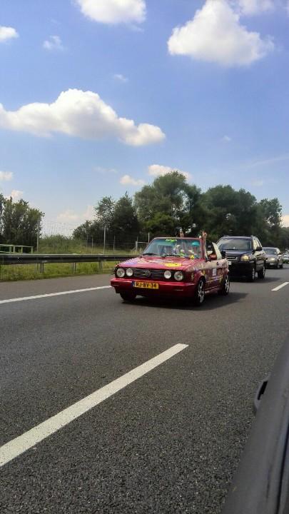 <a href="/strawbasket1111/">Strawberry Basket</a> Gespot! Lekker weer om cabrio te rijden! #carbagerun #fileflirten ;-)
