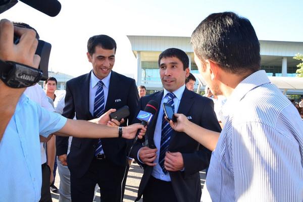 ФИФА рефериси Равшан Эрматов ва ФИФА рефериси ёрдамчиси Абдуҳамидулло Расулов Бразилиядан Тошкентга келди