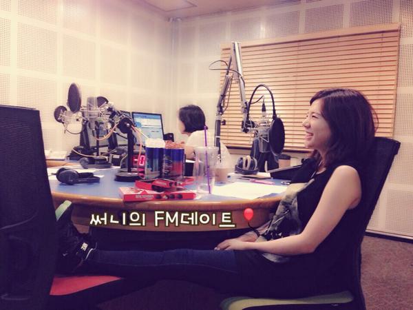 [OTHER][06-05-2014]Hình ảnh mới nhất từ DJ Sunny tại Radio MBC FM4U - "FM Date" - Page 3 BspJpthCAAIDffH