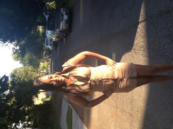 RiannaGoHARD's tweet photo. http://t.co/SHiuDBvjam