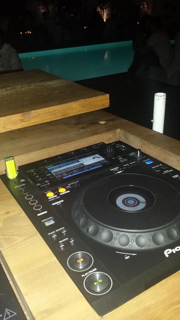 ericsharpmusic's tweet image. Self expression as job #SkyBarLA #WestHollywood