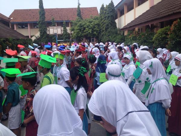 PlNTUSORGA's tweet photo. Pelaksanaan Upacara Penutupan Kegiatan MOS 2014-2015 
@spensacilegon ☺️ http://t.co/baWfhXCPMa