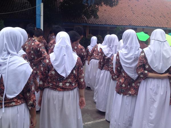 PlNTUSORGA's tweet photo. Pelaksanaan Upacara Penutupan Kegiatan MOS 2014-2015 
@spensacilegon ☺️ http://t.co/baWfhXCPMa