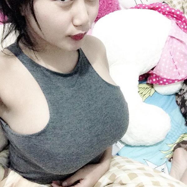 wiwinda_nova's tweet photo. RT @zogard: Mau ditemenin apa say? RT @wiwinda_nova siang tweeps. temenin winda yuk :) #sange #realava #memekbasah http://t.co/TfZAyvr18o