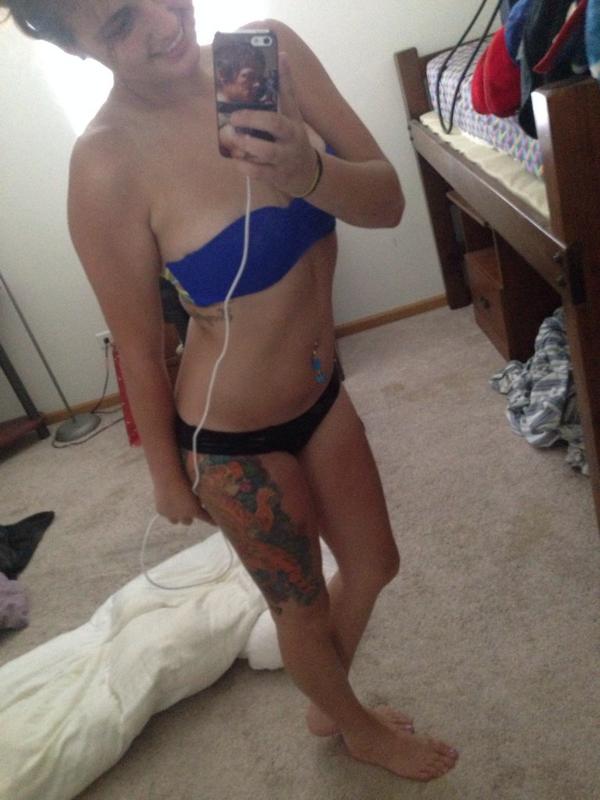 KendallKiller's tweet photo. “@OkoCityLife: Quote this with a bikini selfie 😍👙” http://t.co/17uafAbKG2