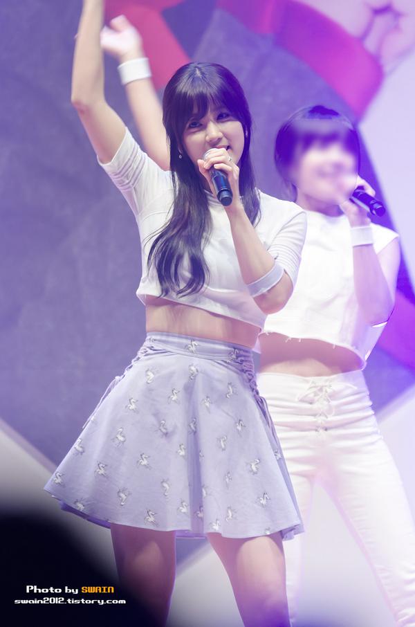 APink_INA's tweet photo. [FANTAKEN] 140629 APink @ sudden attack mini concert :: 32 new photos on Facebook http://t.co/trQPILIvoK by swain http://t.co/wYYqsRrb2U