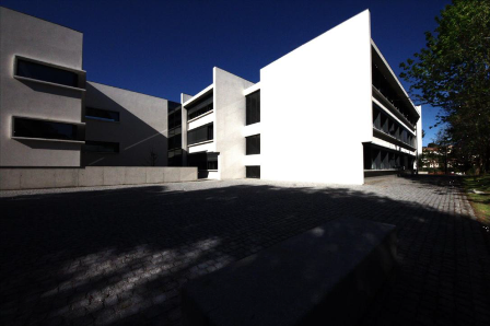 Grupo__MP's tweet photo. #GrupoMP esteve na renovação da histórica Esc. Secundária #DDinis,#STirso.Serralharia(ferro/alumínio),vidros,espelhos http://t.co/j4Ch8Hrsv7