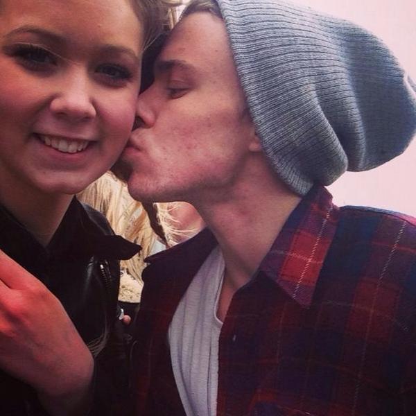 CarolineHartMV's tweet photo. Me and DA Bae http://t.co/5rS6v6VAxL