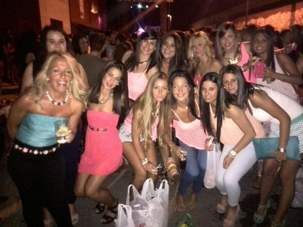 sandrammo25's tweet photo. Buena liada la del sabado!! Para repetir, jaja fue gorda con las mamasitas! http://t.co/eNOZxjj0BY