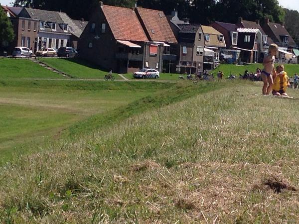 Zouden wij zo ook mogen parkeren? Hoeven we niet zo ver te lopen naar het strand. @wijkagtcobussen
