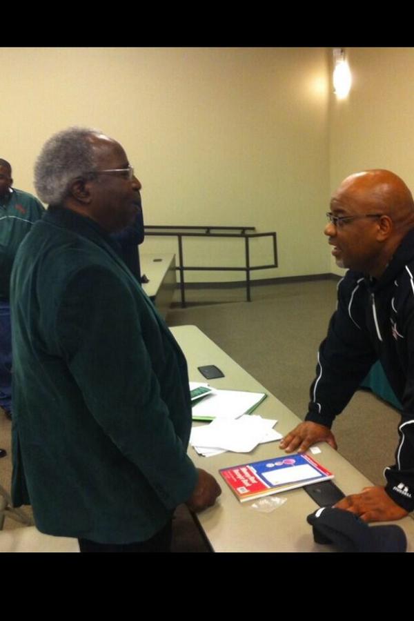 MVSUNAA's tweet photo. Mr. Lee Frision, a Valley Man! Words cannot begin to express our appreciation. However, we say THANK YOU! 🙏 http://t.co/FLlTLE3pAU