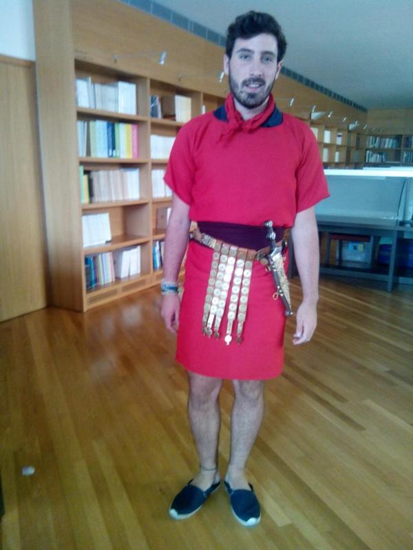 Monchito_surfer's tweet photo. Conferencia Saguntina Domus Baebia; referente didáctico de la cultura clásica #cursosdeverano #TeatroRomanoCartagena http://t.co/N3gAGhWHiC