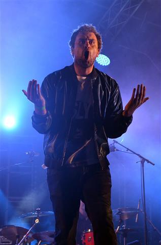 Reverend_Makers's tweet photo. Lol love it mate
β@Gareth_Bright: @Reverend_Makers #triumphlive giving it large!! http://t.co/NvmDfB6rVIβ