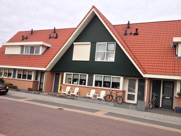 Nieuw in verkoop hoekwoning Jol 11 bekijk de foto's op www. Hlvastgoed.com