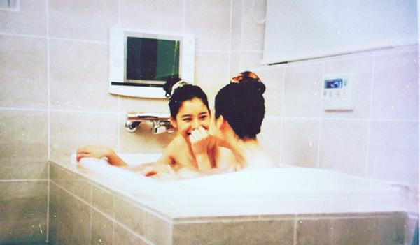 Little Hollywood ゆるせない 逢いたいで好きな場面 女の子同士でお風呂 恋人じゃないのに本来ならあまり無いことだよねきっと だから僕も撮ってみたいなー 思えば撮っていなかった あーんど 水遊びは撮りたい 川か公園の水飲み場で 撮りたい