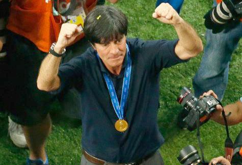 FanRaporu's tweet photo. Löw’ü kovan Adanaspor Başkanı konuştu: "Adanaspor, Alman Milli takımına benzemez" http://t.co/dP4QrOTTrF http://t.co/TEGPkLPrk7