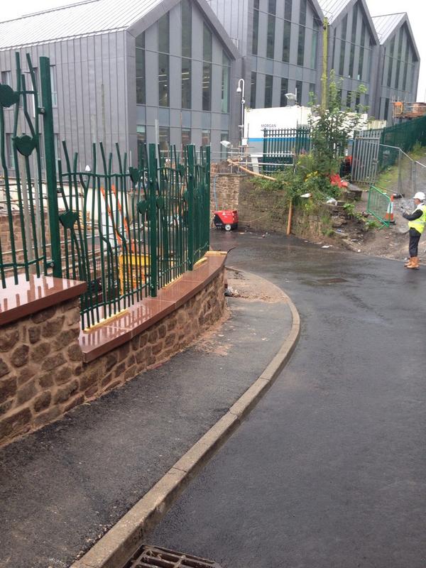 Albion_Square's tweet image. Much improved view round the bend on Rosemary Lane onto Albion Street since the new wall &amp;amp; fence has been constructed