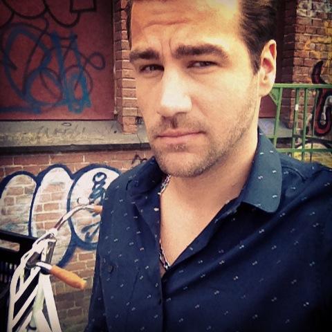 Speciaal voor de dames: een selfie van <a href="/Davemantel/">Dave Mantel</a> tijdens de opnames van <a href="/FilmDeOvergave/">De Overgave</a>!