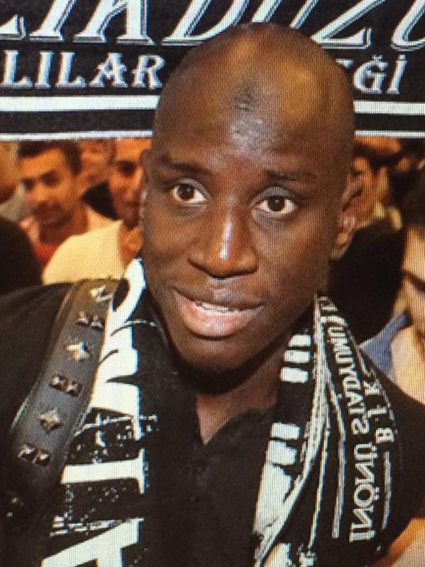 Hatice Halici Twitterissa Demba Ba Nin Alnindaki Secde Izi Hosgeldin Demba Ba Allah Yolunu Acik Etsin Http T Co Bel6hzxkxz