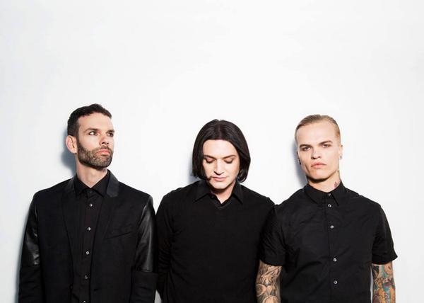 ONSTAGEmagazine's tweet photo. Vinci i biglietti per @PLACEBOWORLD a @CitySoundMilano. Tra poco su http://t.co/7bCevbzIGj. http://t.co/LkQEr1MMZP