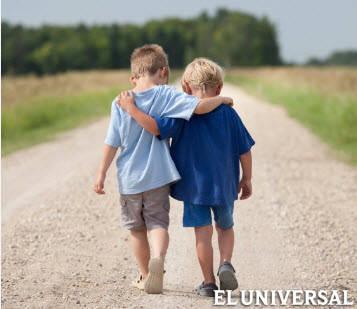 ElUniversal's tweet photo. Los amigos tienen tantos genes en común como si fueran primos http://t.co/WCkKzbpr1f http://t.co/zIr30EqaKx