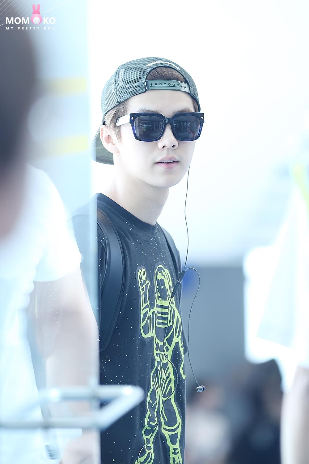  [FANTAKEN] 140713  HK & Beijing Airport [10P] BsqrWJaCMAA1iTO