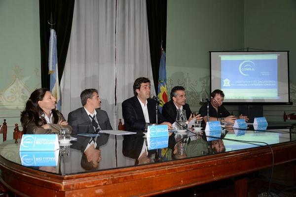 LujanenLinea's tweet photo. Concejal Boto: Río Luján: Presentan proyecto de ley para la creación de un nuevo ente
http://t.co/PoT6peFDuS http://t.co/xzsiwuMTqV