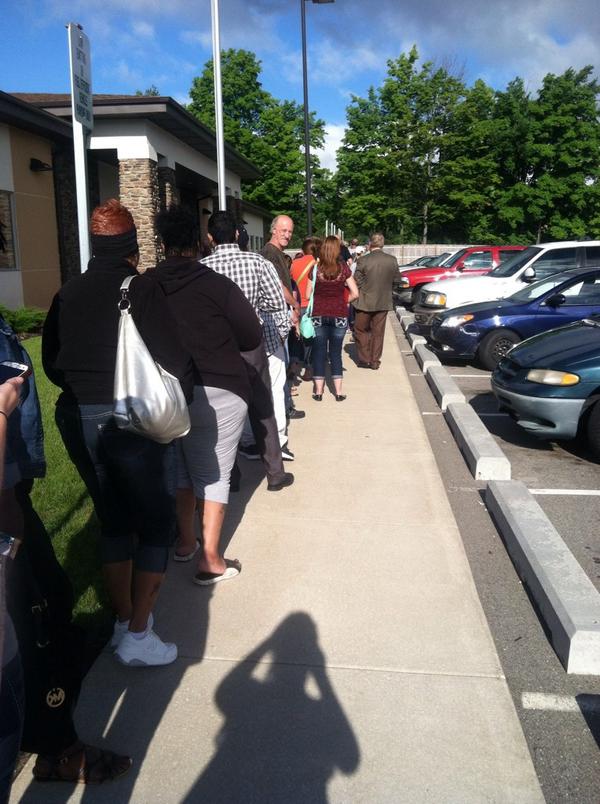 kristinsaper's tweet photo. At least 30 people in line at the social security office BEFORE IT EVEN OPENED. You are worth it @cdhoogs12 http://t.co/CqNO8DxfLD