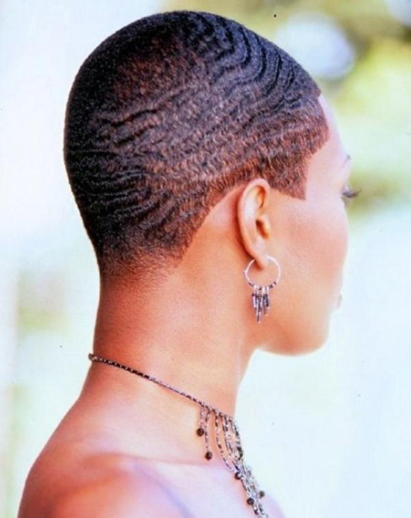 #thebarbersreview checkout her 360 waves there flowing. Download the app