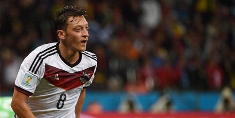 RT <a href="/Bolanet/">Bola</a>: kplg.co/Bpa1 - Ozil Sumbangkan hadiah Piala Dunia Untuk Gaza