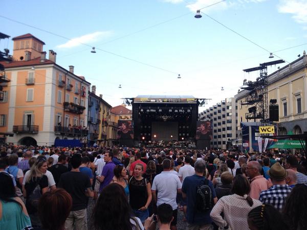 DomRitt's tweet photo. Ticino moonandstars14 #jamesblunt #zaz 👌 http://t.co/b9YhfLcE8G